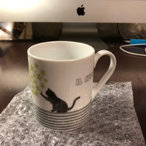 猫のマグカップ